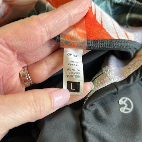 MAAJI High Rise Full Length Legging Black Leaf Print Pant Sz L - Picture 9 of 9